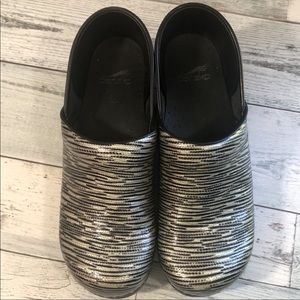 Dansko Pro Twine Patent Euro Size 40, US Size9-9.5